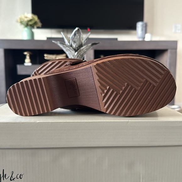 💖  NEW BEAUTIFUL SHOES 💖 - Picture 3 of 9
